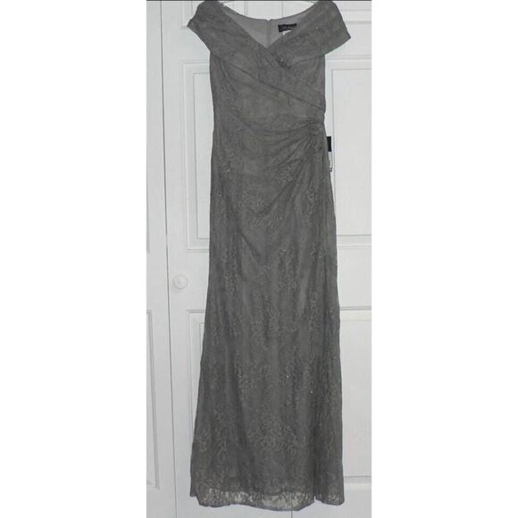 La Femme V-Neck Off Shoulder Knit Lace Sheath Long Dress Platinum Size 8 $438 - Picture 4 of 7